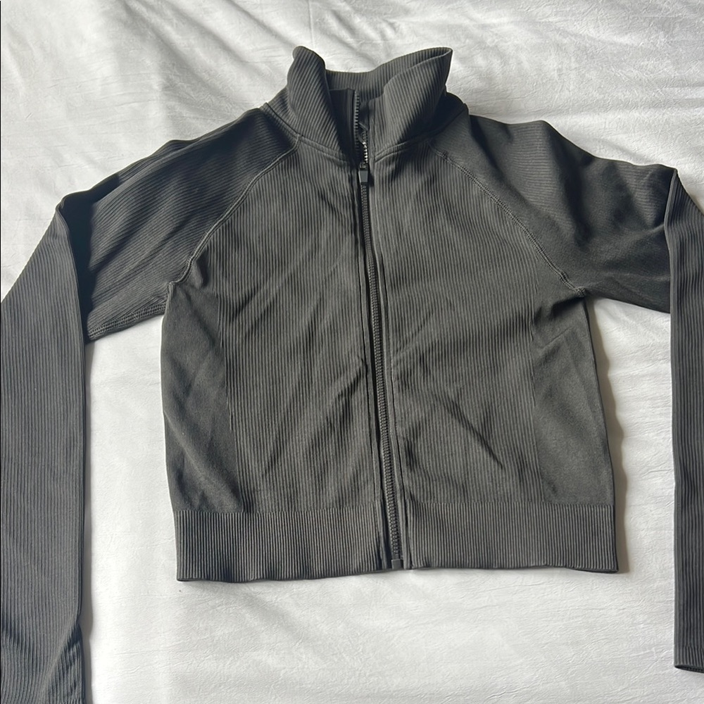 Fabletics Marle Grey Seamless Zip-Up Jacket - Khloe Kardashian Collection - NEW